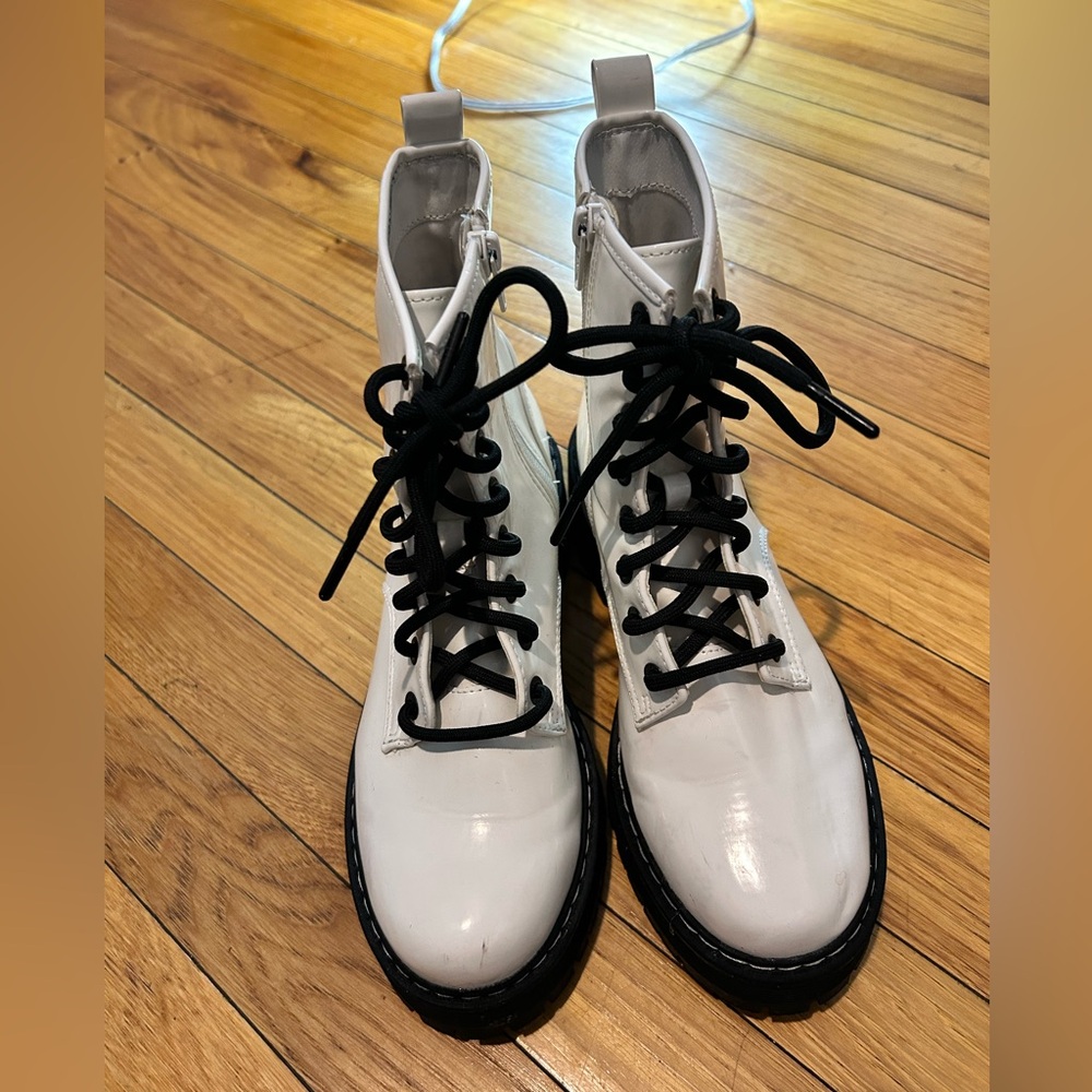 White and Black Lace-Up Boots - Picture 2 of 5